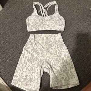lululemon set both size 2, never worn